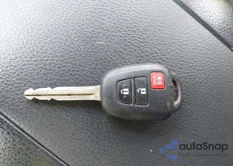 2018 Toyota Highlander Le z USA, uszkodzony, nr VIN 5TDZARFH0JS035545